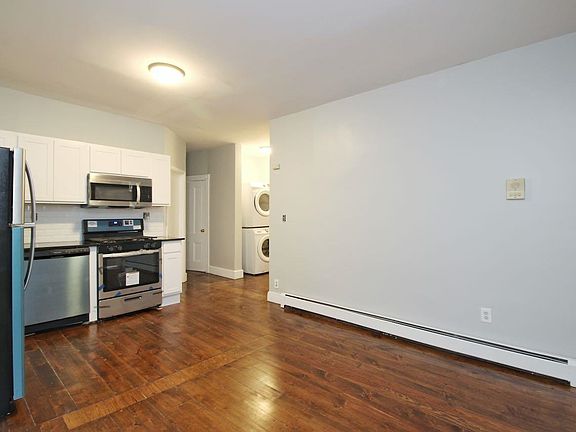 4th image of 154 Hopkins Ave #1