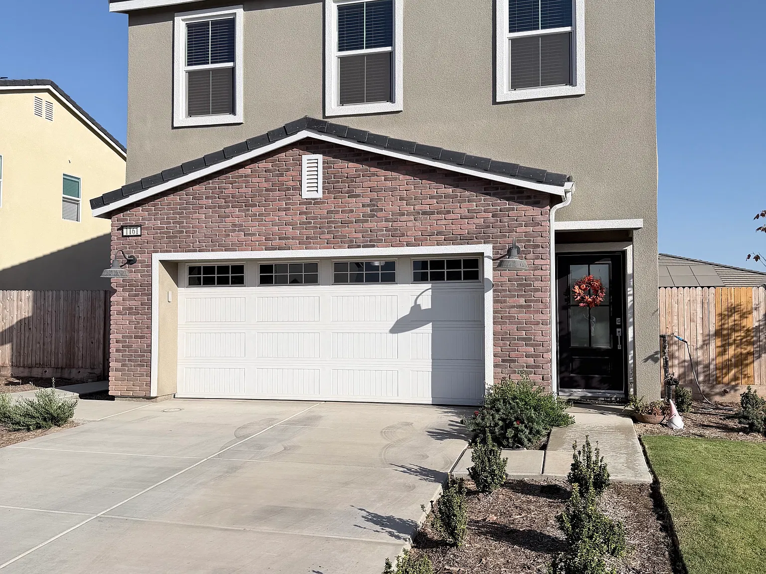 4 bed, 2.5 bath, 2116 sqft, $2,995 — Photo 1
