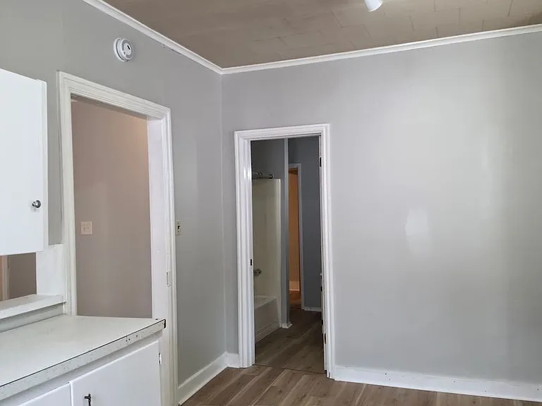102 N Bedford St — Photo 28