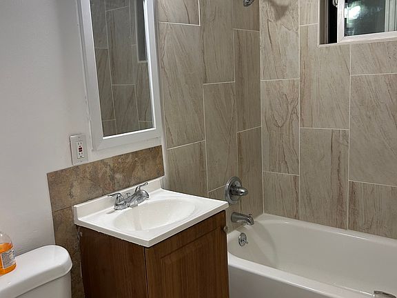 3rd image of 254 Pamela Ave APT 1