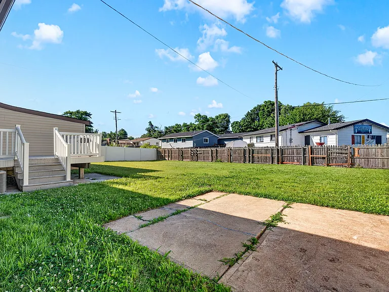615 Loyola Dr — Photo 50