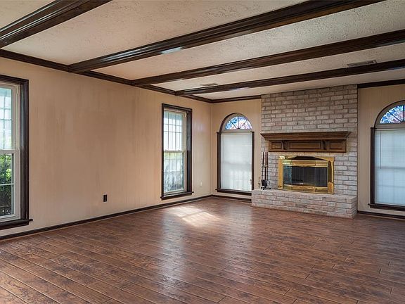 4th image of 5027 Lodge Creek Dr