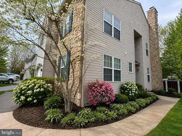 31 Bristol Ct, Norristown, PA 19403