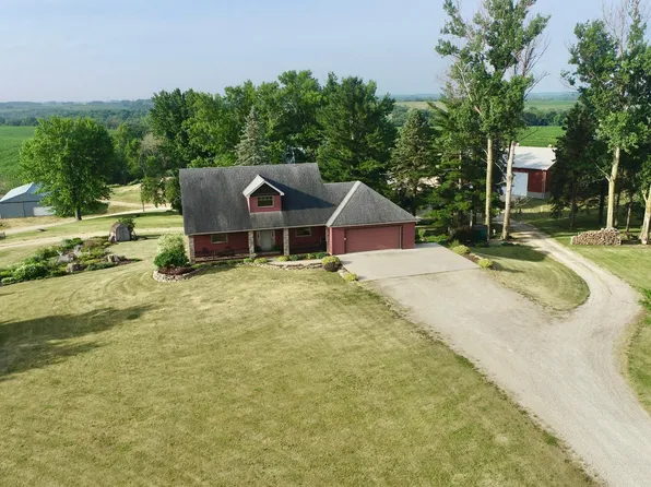 58877 N County Road 8, Plainview, MN 55964