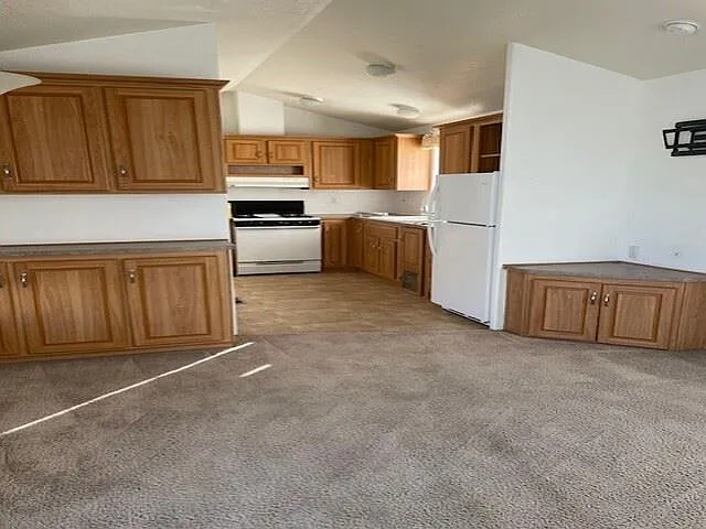 1 bed, 1.0 bath, 385 sqft, $890 — Photo 3