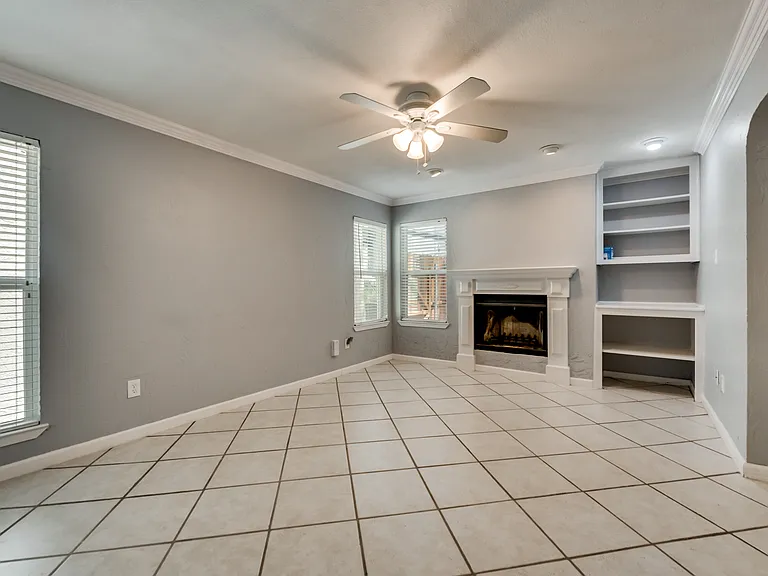 2205 Park Hill Dr — Photo 1
