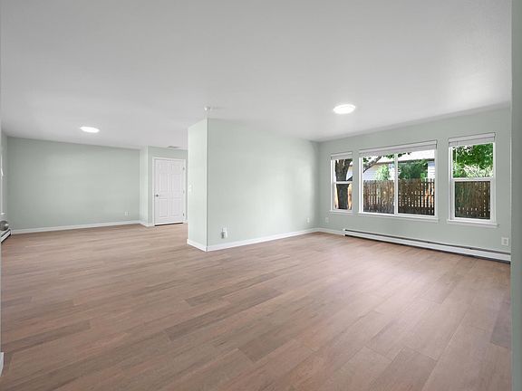 3rd image of 874 Henry Cir
