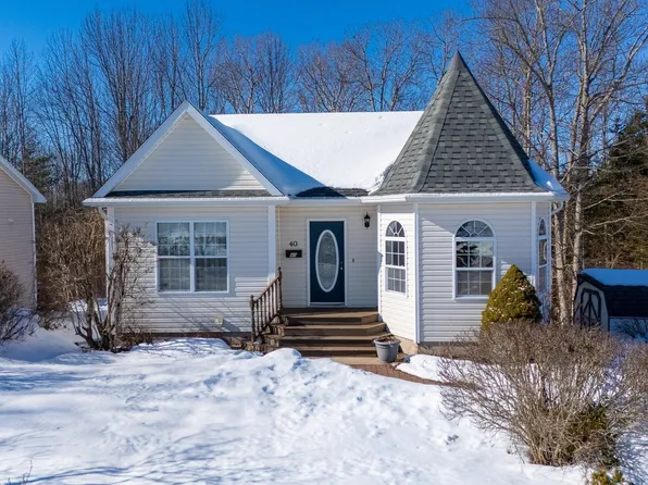40 Douglas St, New Minas, NS B4N 5P6