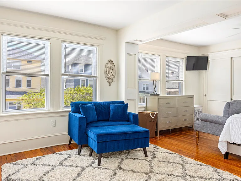 25 S Oakland Ave — Photo 41