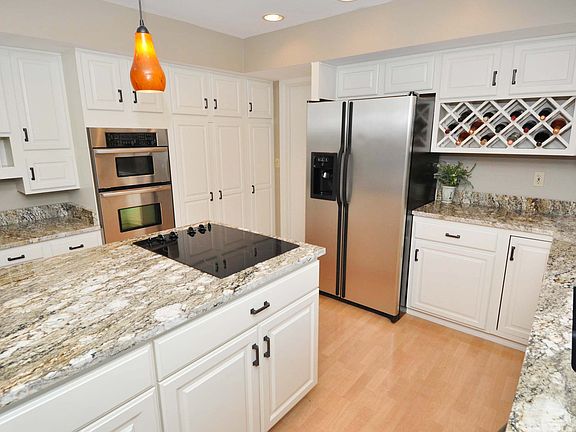 2nd image of 5584 Windwood Dr