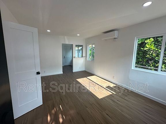 4th image of 2113 Marengo St