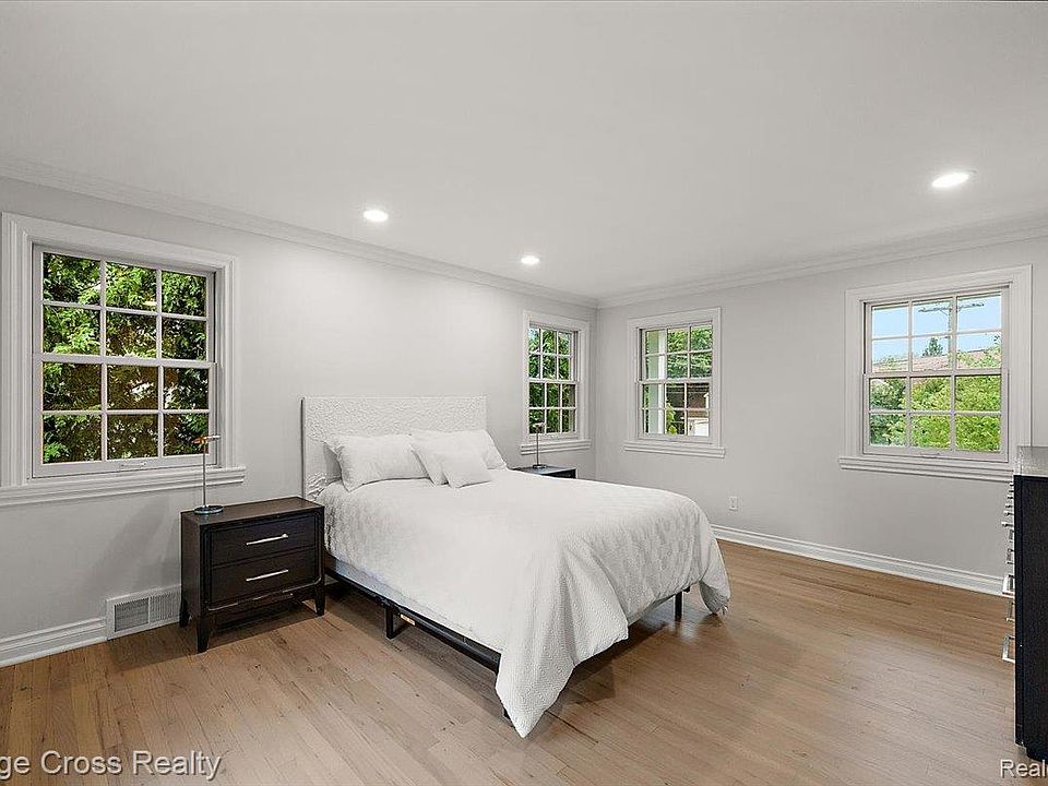 330 N Cranbrook Cross Rd, photo 21