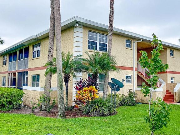 2nd image of 1548 SE Royal Green Cir #205