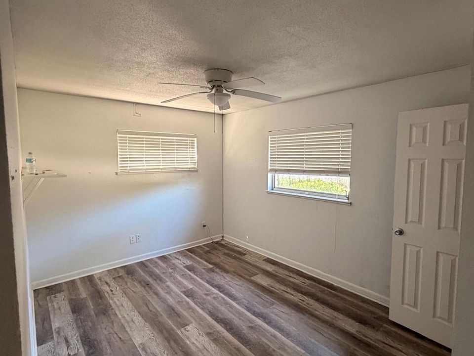 1st image of 2211 Sunny View Dr APT 1