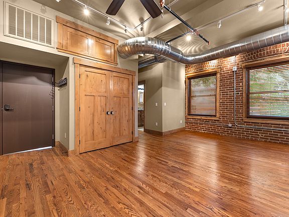 4th image of 1128 N Grant St #201