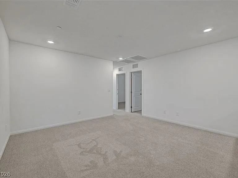 8454 Vacarez Dr — Photo 29