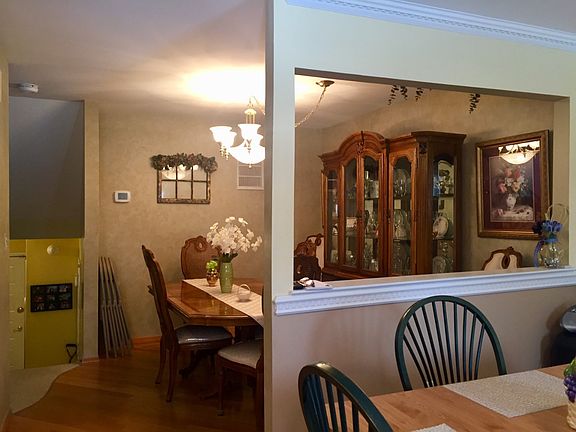 2nd image of 231 Carlyle Grn