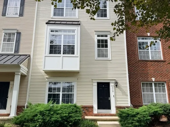 319 S Parkway Dr, Middletown, DE 19709