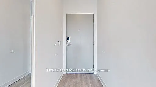 30 Upper Mall Way #A-1903 — Photo 4