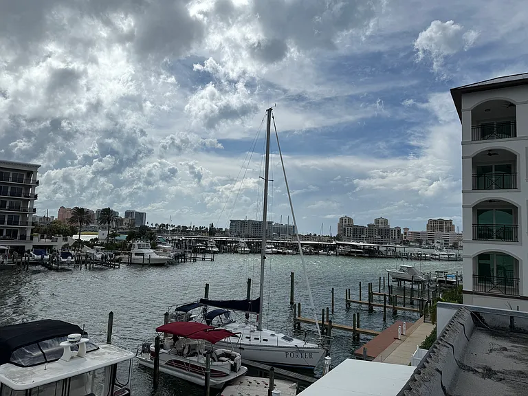 Dolphin Point — Photo 13