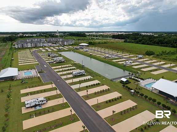 2nd image of 802 Vacation Cir