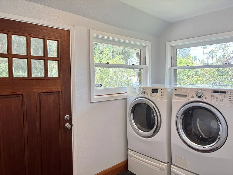 6433 Crescent St — Photo 30