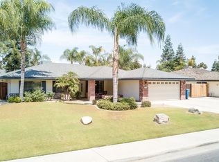 3104 Pin Oak Park Blvd, Bakersfield, CA 93311