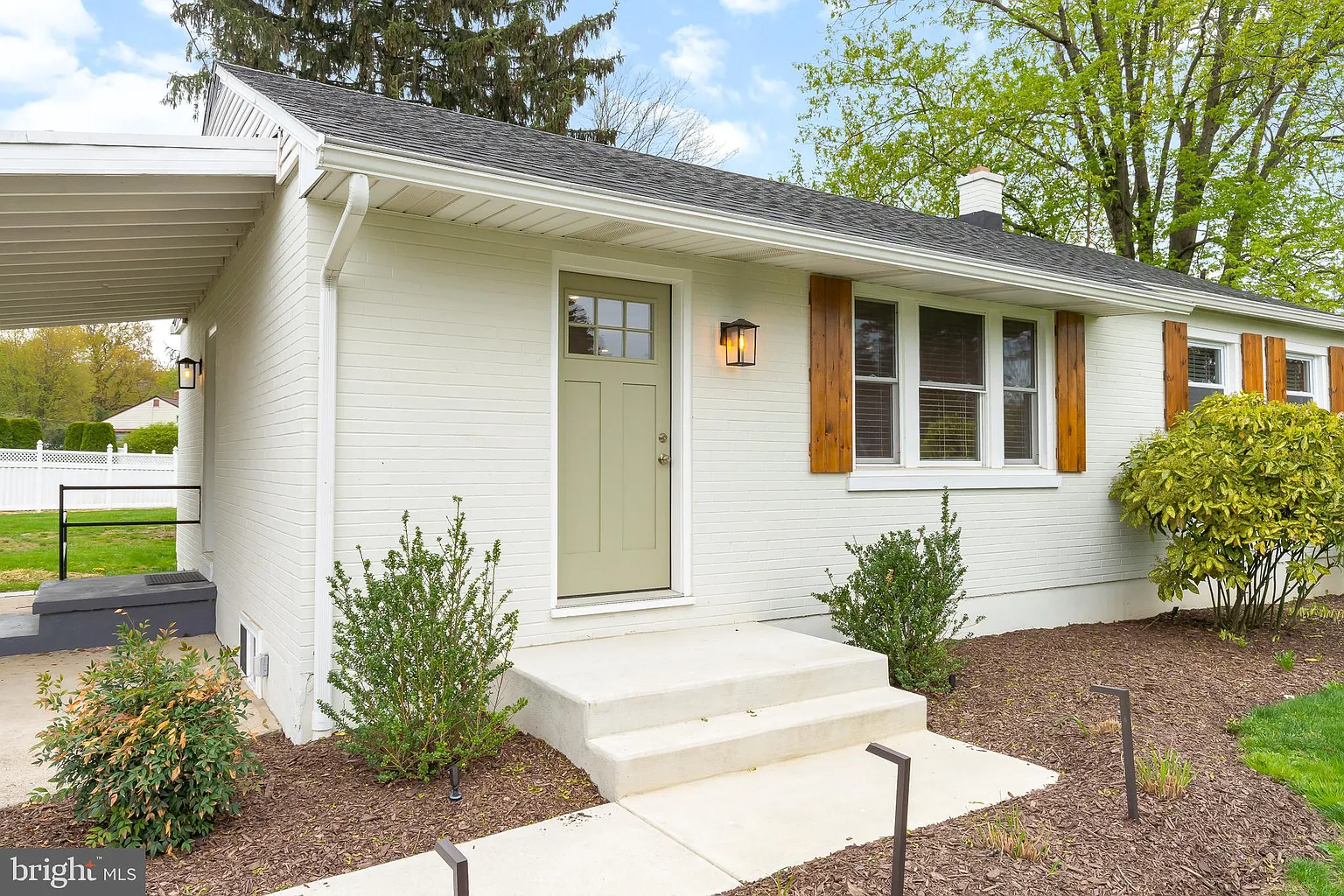 47 Park Circle Dr photo 1