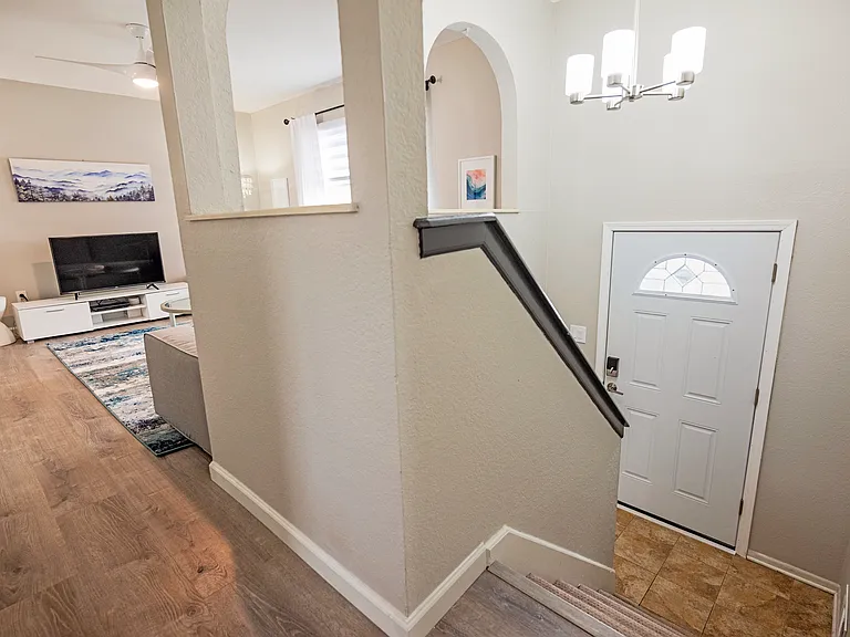413 SE Lana Ct — Photo 6