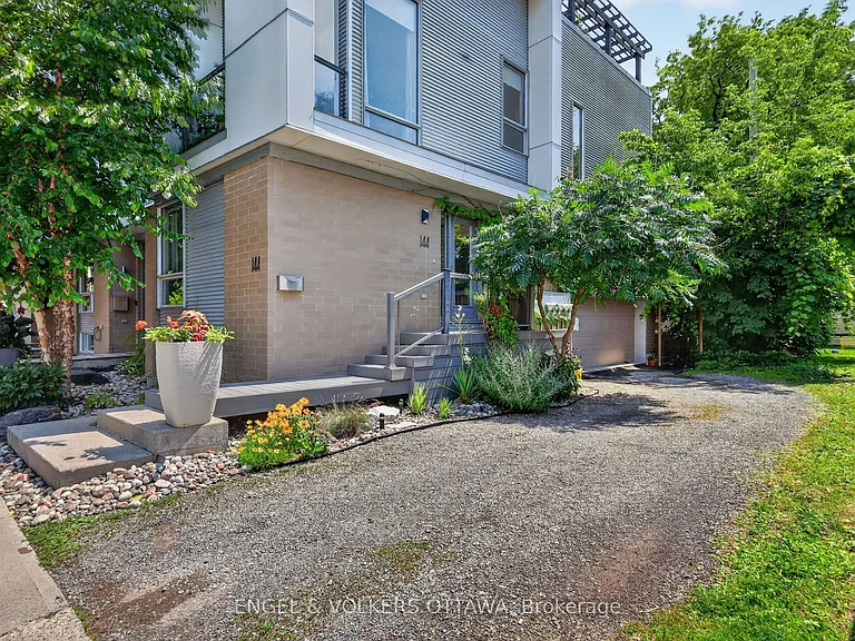 144 Evelyn Ave — Photo 2