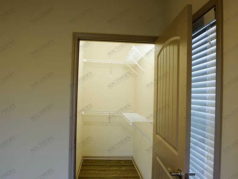 319 Trista Ln — Photo 13