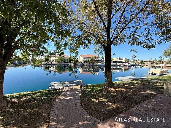 3rd image of 1425 W Coral Reef Dr