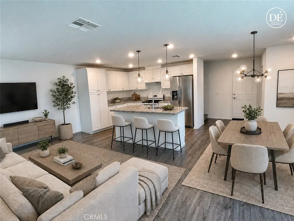 3 bed, 2.5 bath, 1677 sqft, $3,400 — Photo 2