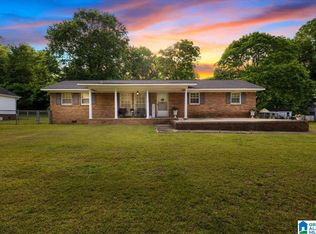 613 7th St NE, Arab, AL 35016