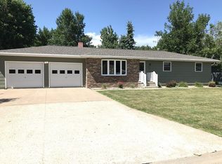 522 E Donegal St, Oneill, NE 68763