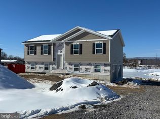 147 Meadowcreek Dr N, Chambersburg, PA