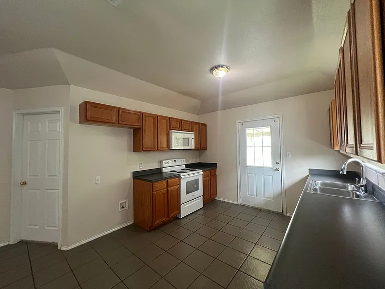 239B Rosalie Dr — Photo 6