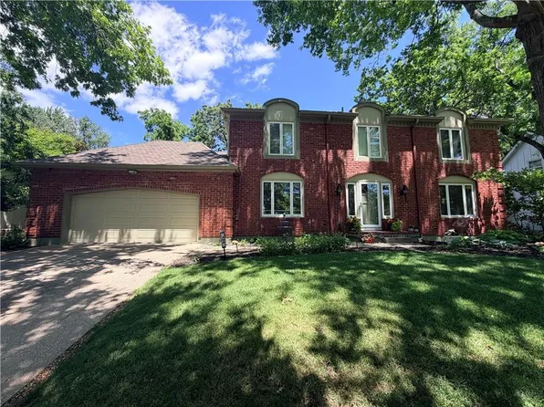 304 NW Aspen St, Lees Summit, MO 64064