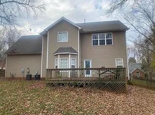 9127 Brocklehurst Ln, Charlotte, NC 28215