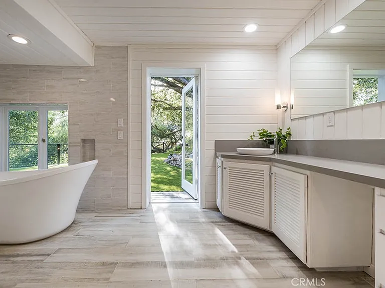 21670 Encina Rd — Photo 6