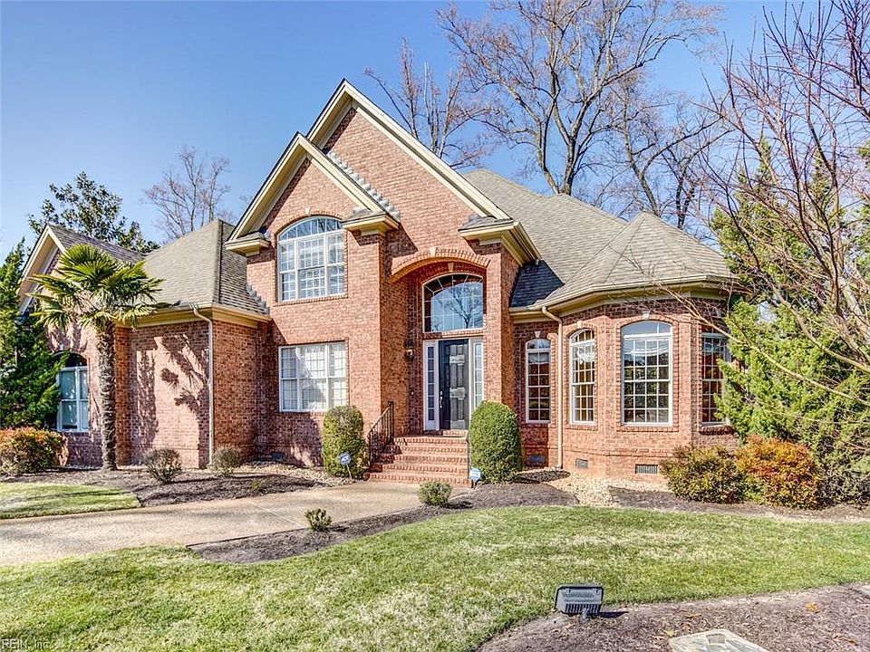 Gorgeous all brick home built by Sasser Construction in The Riverfront