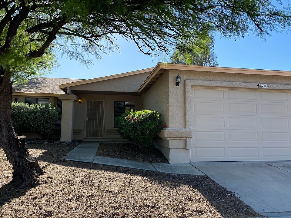 1st image of 700 S Chimney Canyon Dr