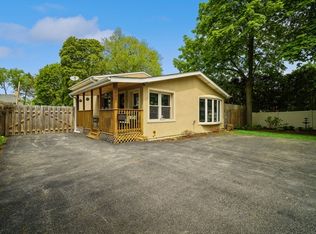 1402 Deerfield Rd, Deerfield, IL 60015