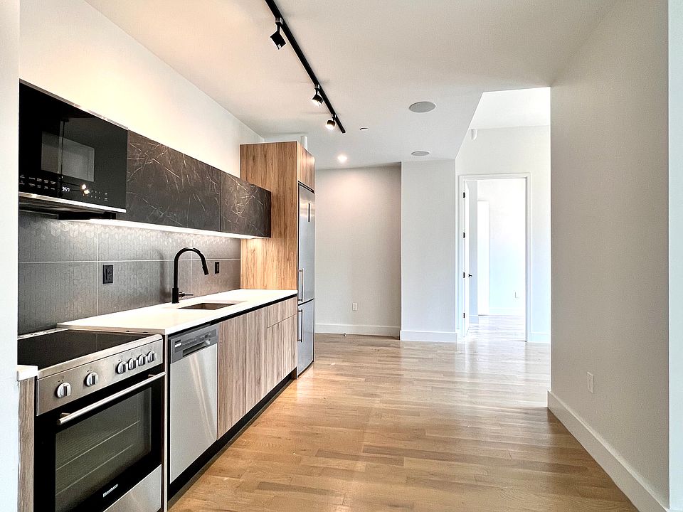 1st image of 885 Rogers Ave #325