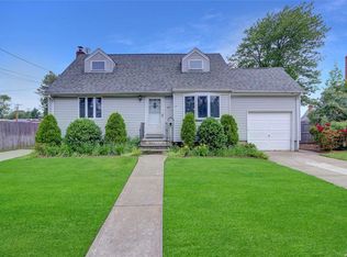 83 Old Farmingdale Rd, West Babylon, NY 11704