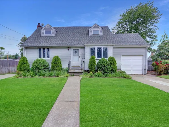 83 Old Farmingdale Road, West Babylon, NY 11704