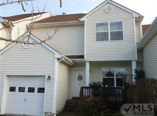 31 Twin Ponds Dr, Kingston, NY