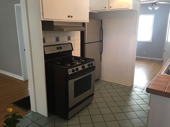 5th image of 617 W 19th St