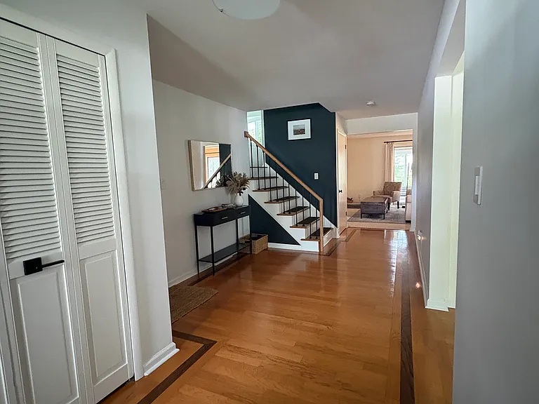 4660 W Point Dr — Photo 3