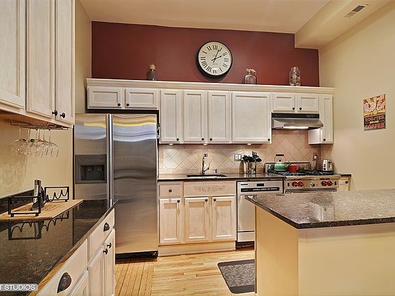 2nd image of 2733 N Hampden Ct #1R